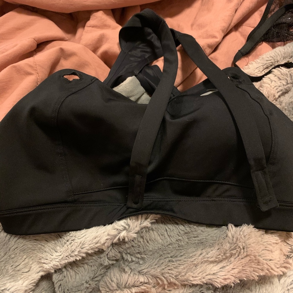 Sports bra